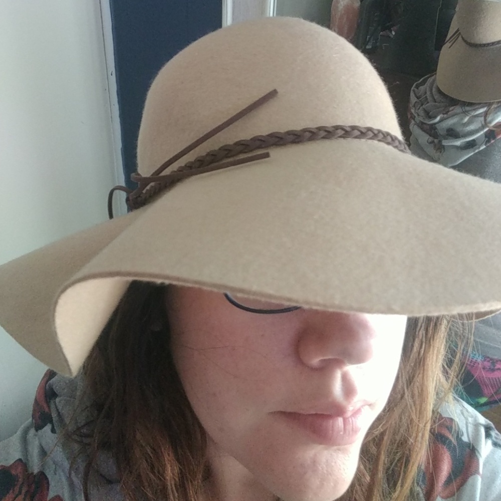 Cute floppy hat
